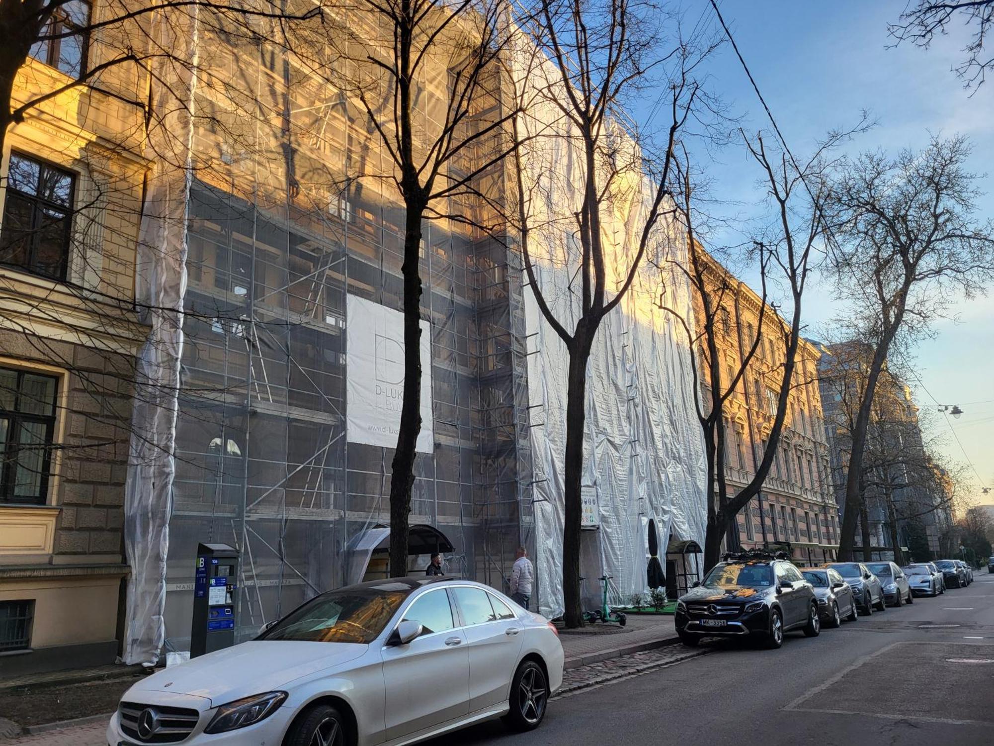 Alunana Lux Jakuzzi Apart, Facade Is Under Renovation, In Riga Art Nouveau Area, Self Check-In Exterior photo
